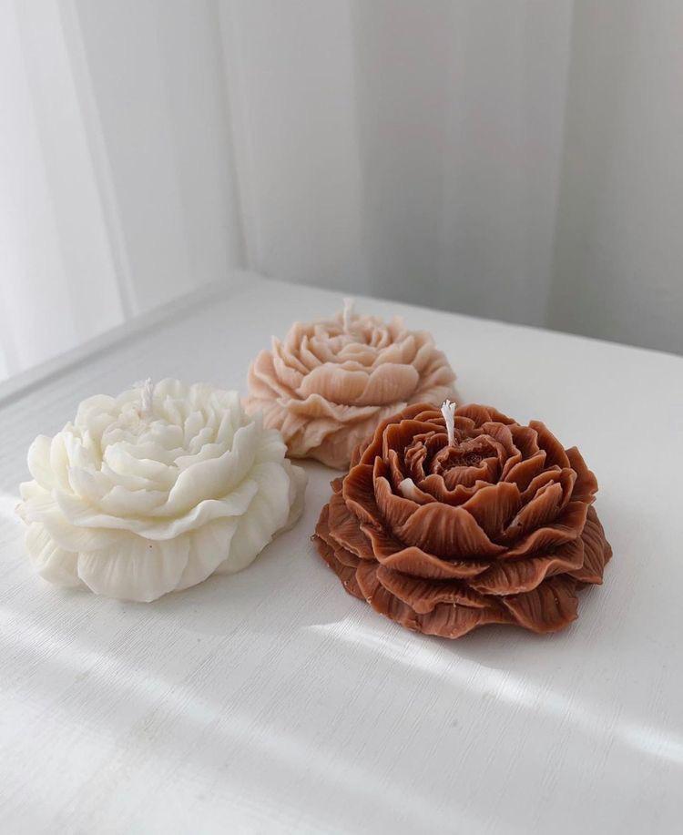 Large Peony Candle – Elegant Bloom Collection