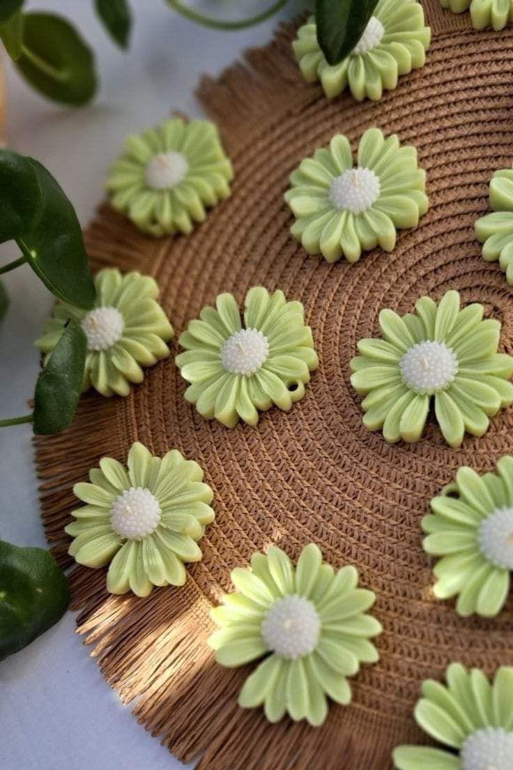 Daisy Blossom Candle
